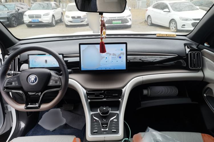 Used BYD Song Pro New Energy 2023 Champion Edition DM-i 110KM Beyond Model Center Console