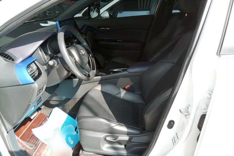 Used Toyota IZOA 2018 2.0L Yichi Version China VI Standard