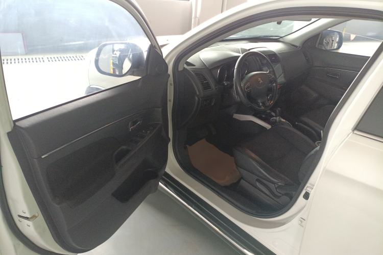 Used Peugeot 4008 2013 2.0L 4x4 Fashion Edition Driver Seat