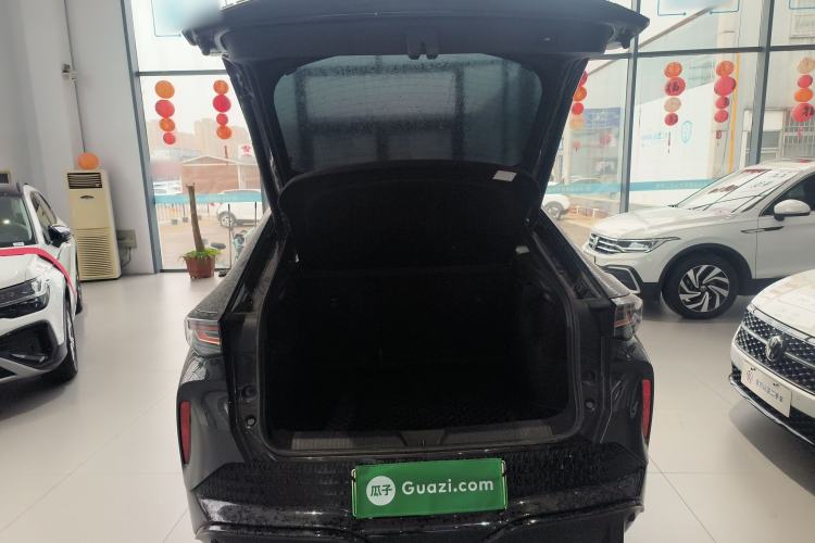 Used Volkswagen ID.UNYX 2024 Pro Long-Range Version Trunk