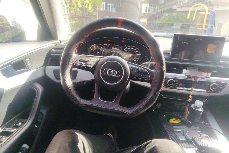 Used Audi A4L 2018 30th Anniversary Edition 45 TFSI quattro Sport model
