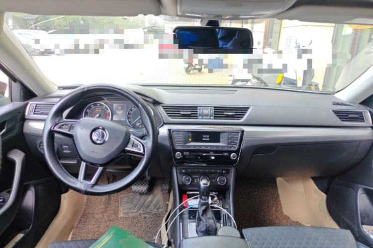 Used Skoda Superb 2016 TSI330 DSG Innovation Edition Center Console