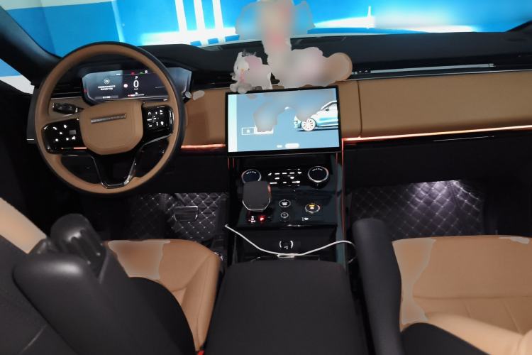 Used Land Rover Range Sport 2023 400PS Dynamic SE Center Console