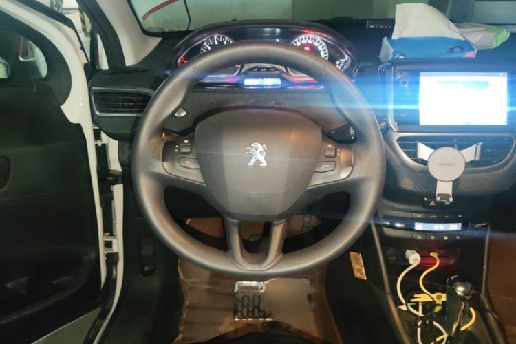 Used Peugeot 2008 2014 1.6L Automatic Fashion Edition
