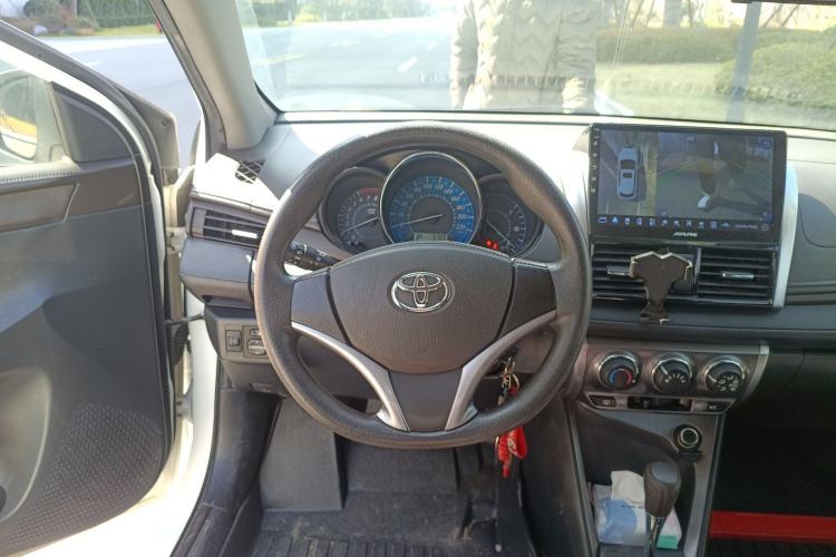 Used Toyota YARiS L Zhi Xuan 2015 1.5E Automatic Charm Edition
