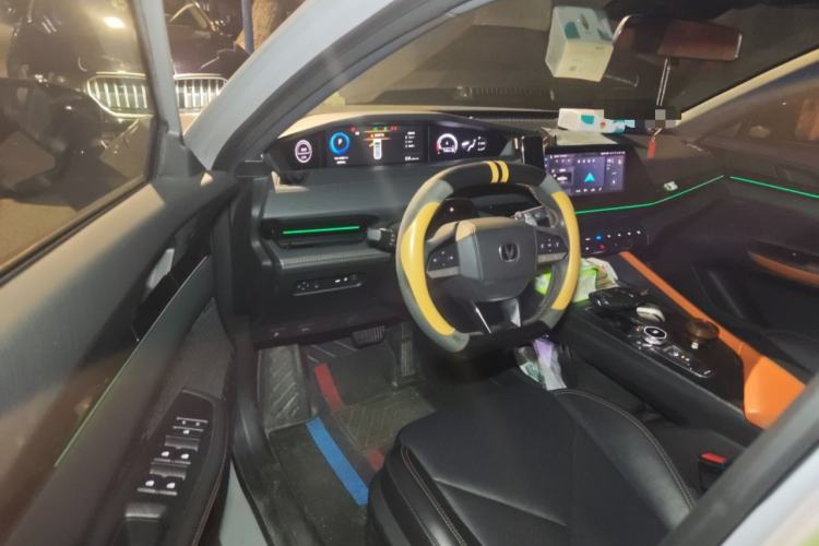 Used CHANGAN UNI-V 2022 1.5T Prestige Version
