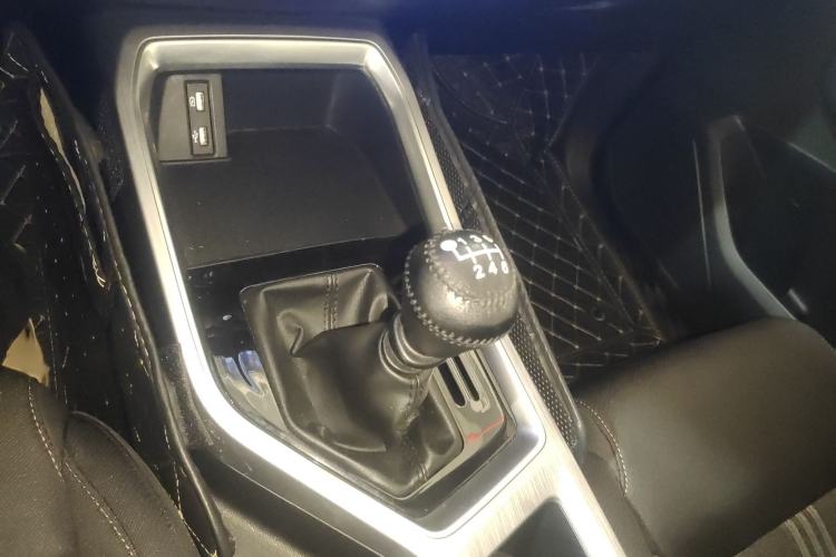 Used Wuling Jiachen 2022 1.5L Manual Enjoyment Elite Model
