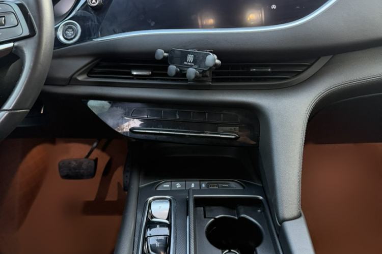 Used Buick Enclave 2020 28T Two-Wheel Drive Zhanqi Version
