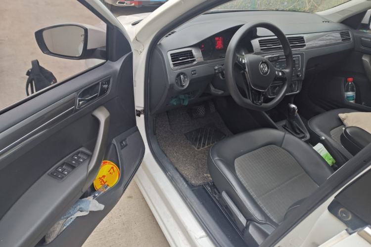 Used Volkswagen Santana 2016 1.6L Automatic Comfort Edition
