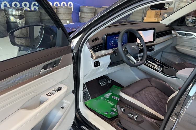 Used Volkswagen Tavendor 2023 380TSI Four-Wheel Drive R-Line Cruise Edition Driver Seat