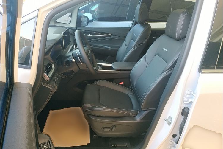 Used SAIC MAXUS G50 2023 PLUS 1.5T Automatic Escort Edition Left Front Seat