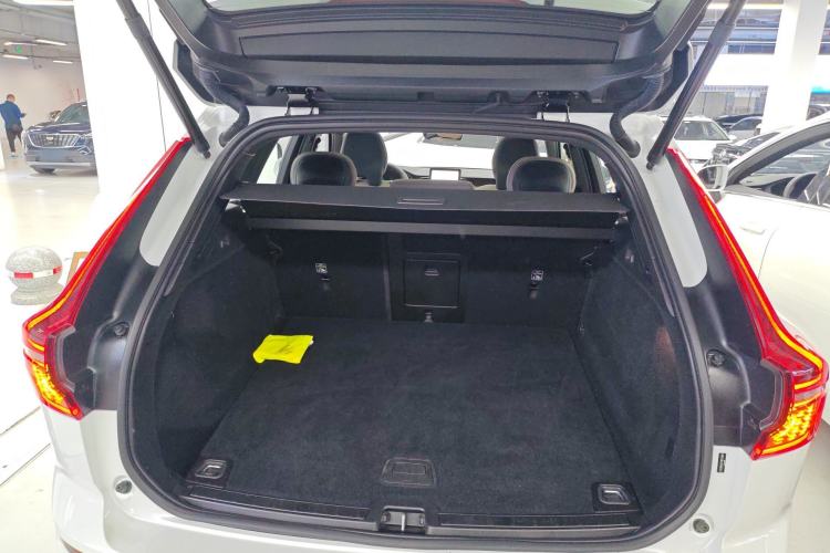 Used Volvo XC60 2026 B5 4x4 Smart Luxury Edition