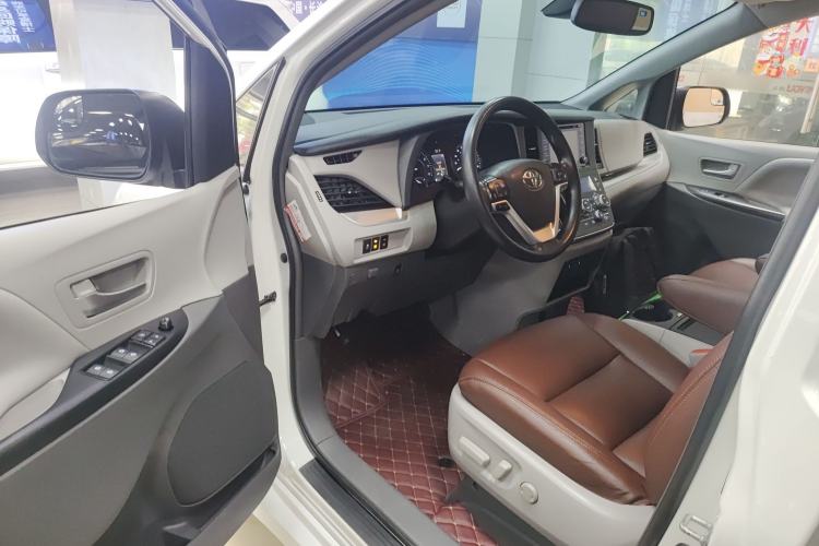 Used Toyota Sienna (Parallel Import) 2018 3.5L Four-Wheel Drive LE Trim 7 Seats U.S. Specification