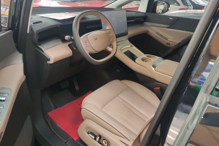 Used XPeng X9 2025 740 Ultra-Long Range Max Driver Seat