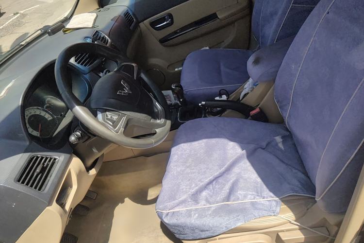 Used Wuling Hongguang 2014 1.5L S Luxury Model
