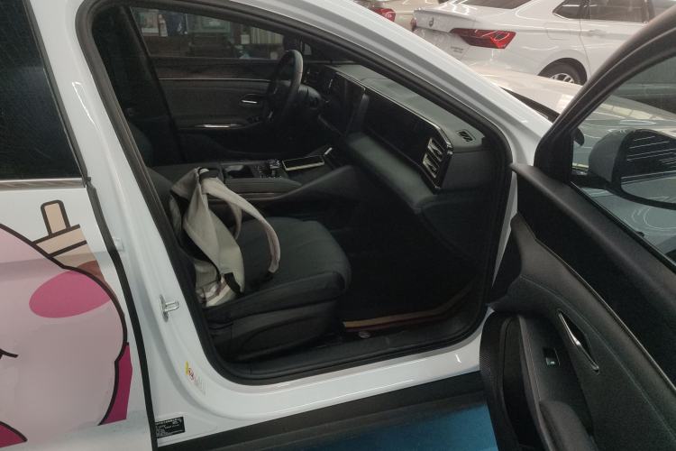 Used BYD Qin L 2025 DM-i Smart Drive 80KM Leading Model