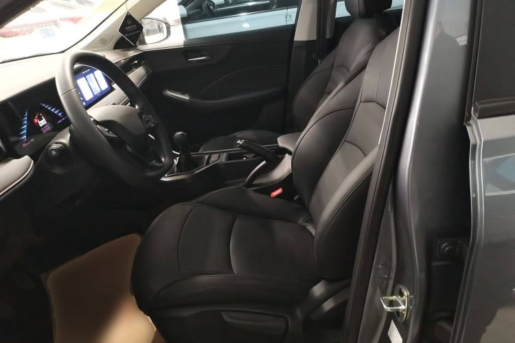 Used Roewe i5 2023 1.5L Manual Comfort Edition
