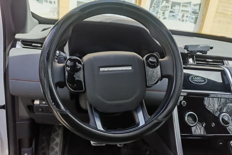 Used Land Rover Discovery Sport 2020 249 PS R-Dynamic Performance Edition Interior 5
