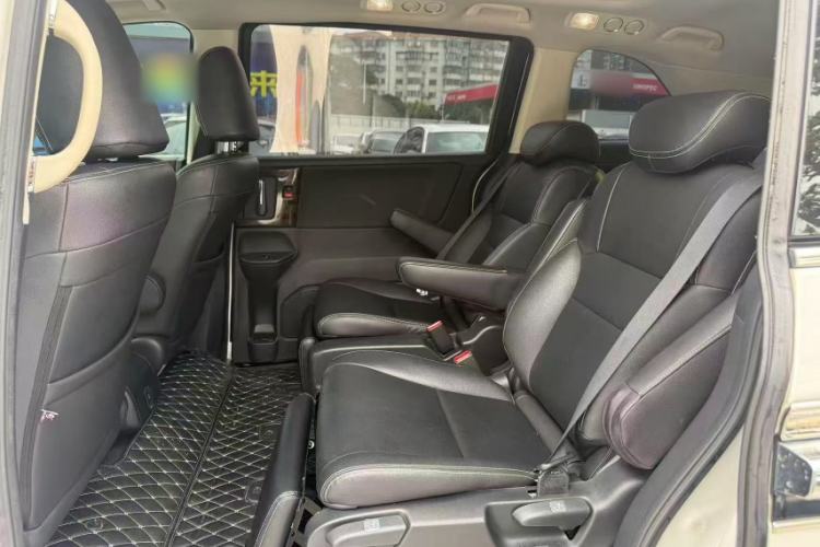 Used Honda Elysion 2016 2.4L Comfort Edition Interior 3
