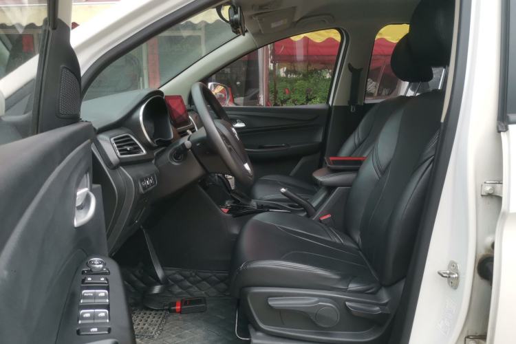 Used Baojun 730 2019 1.5T CVT Fashion Model 7 Seats China VI Emission Standard Left Front Seat