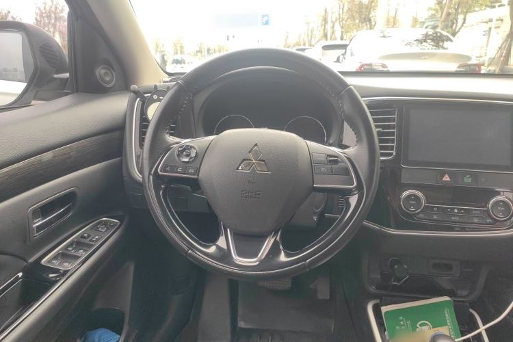 Used Mitsubishi Outlander 2019 2.0L Two-Wheel Drive Comfort Edition 5 Seats China V Standard
