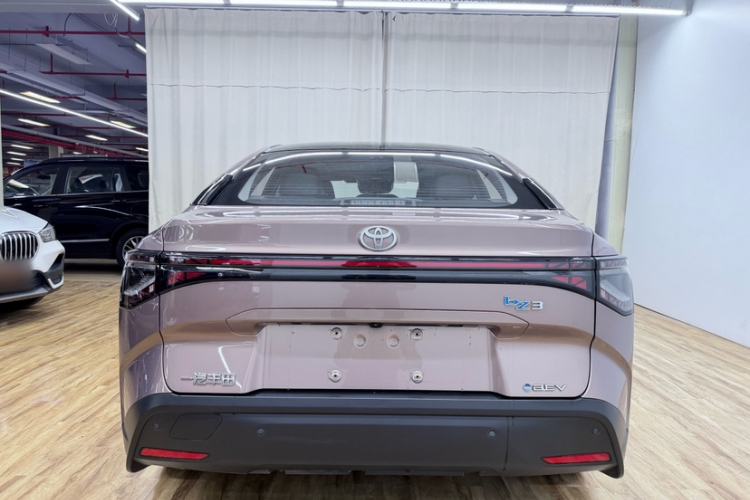 Used Toyota bZ3 2023 616 km Long-Range Premium Exterior 9