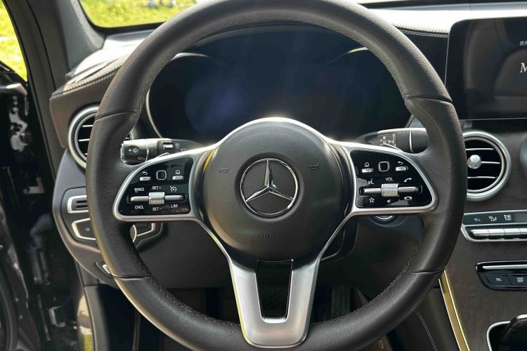 Used Mercedes-Benz GLC 2022 Facelift GLC 260 L 4MATIC Luxury Edition Interior 3