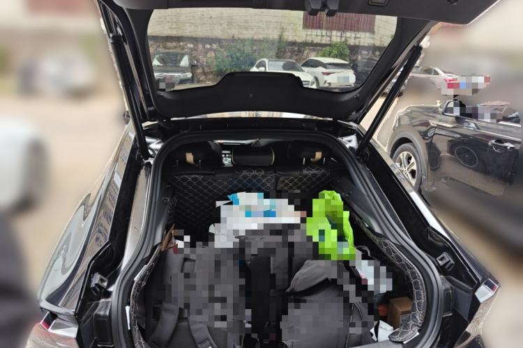 Used CHANGAN UNI-V 2022 1.5T Prestige Version Trunk