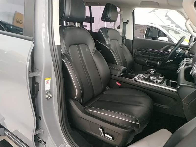 Used Tank 300 2021 City Edition 2.0T—Truly Stylish — 24
