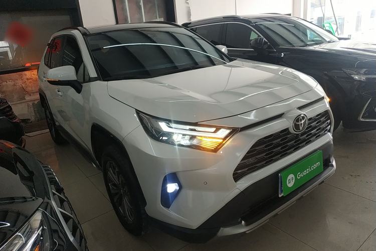 Used Toyota RAV4 2024 2.0L CVT Two-Wheel Drive Fashion Plus Edition Front Right 45 Deg