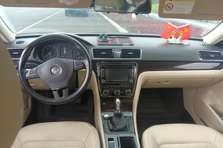 Used Volkswagen Passat 2014 1.8TSI DSG Ultimate Edition Center Console