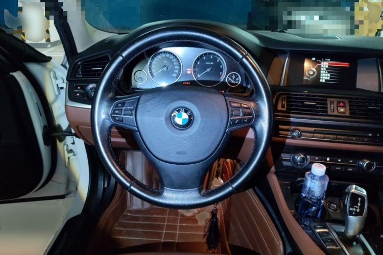 Used BMW 5 Series 2014 520Li Elegant Model
