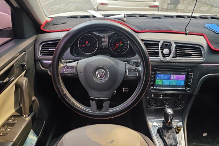 Used Volkswagen Cross Lavida 2014 1.6L Automatic Steering Wheel