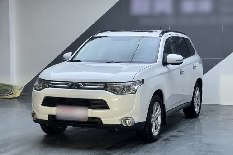 Used Mitsubishi Outlander 2013 2.4L 4x4 Luxury Navigation Edition 5 Seats