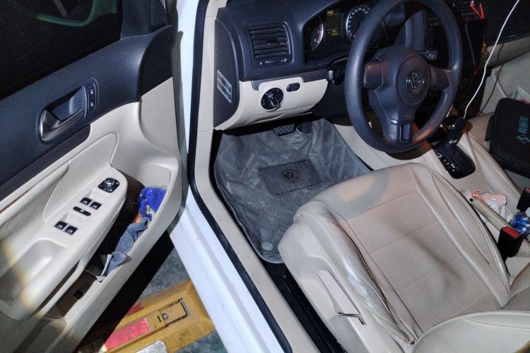 Used Volkswagen Sagitar 2011 1.6L Automatic Comfort Edition Driver Seat