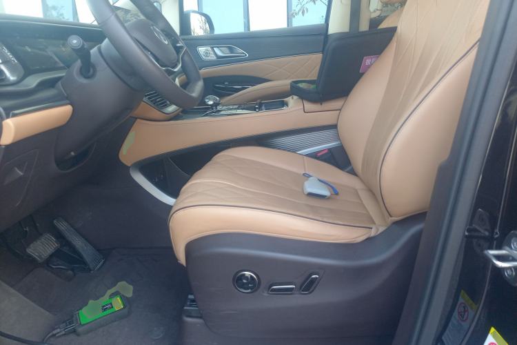 Used Denza D9 2024 DM-i 980 Four-Wheel Drive Flagship Model