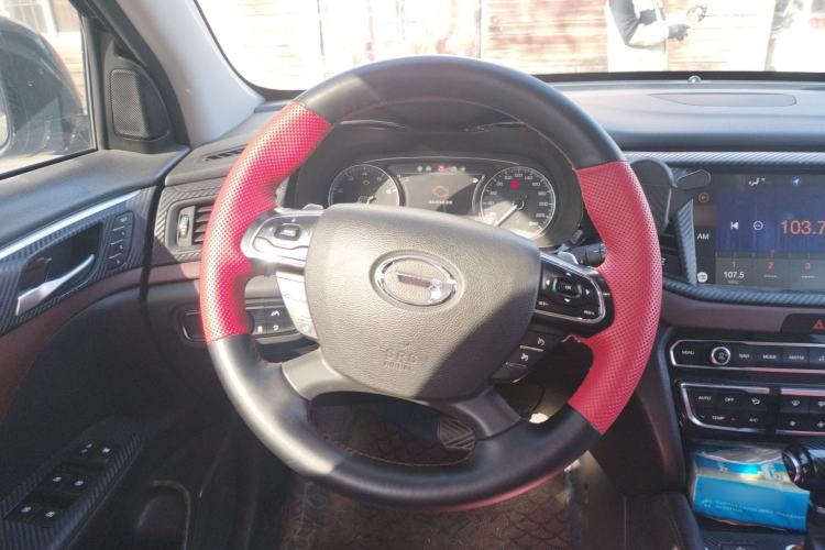 Used GAC Trumpchi GS8 2017 320T Two-Wheel Drive Luxury Smart Connectivity Version (7 Seats) Steering Wheel