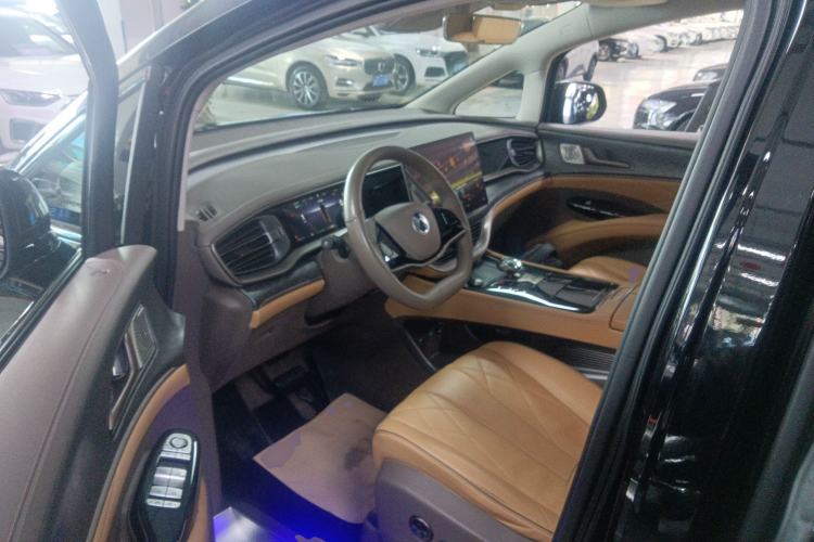 Used Denza D9 2022 DM-i 1040 Prestige Model Left Front Seat