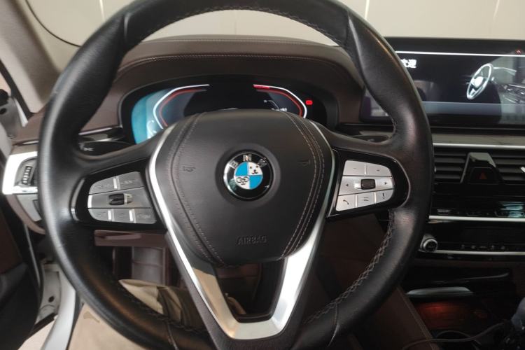 Used BMW 5 Series 2021 525Li Luxury Package Steering Wheel