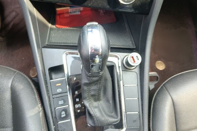 Used Volkswagen Bora 2021 1.5L Automatic Comfort Smart Connect Edition Gear Lever