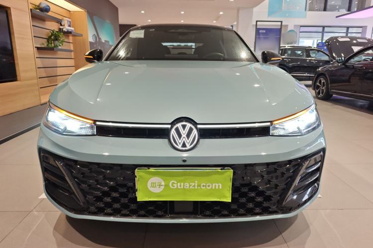 Used Volkswagen Passat 2025 Pro 380TSI Starry Dragon Luxury Edition
