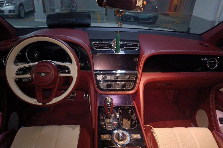 Used Bentley Bentayga 2022 4.0T V8
