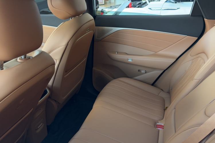 Used Dongfeng Aeolus L8 2025 Model 185KM Dream Edition
