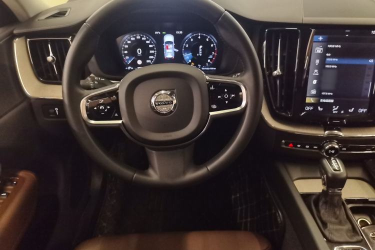 Used Volvo XC60 2020 T5 4x4 Smart Luxury Edition