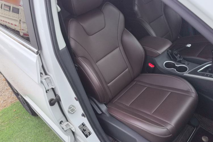 Used FORTHING T5 2022 Grand Edition 1.6L Manual Dream-Chasing Five-Seat Model Right Front Seat