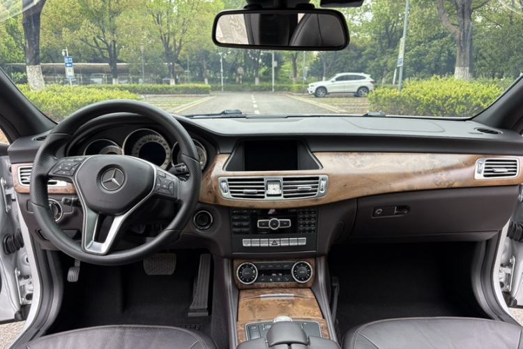 Used Mercedes-Benz CLS 2012 CLS 300 CGI Interior 2