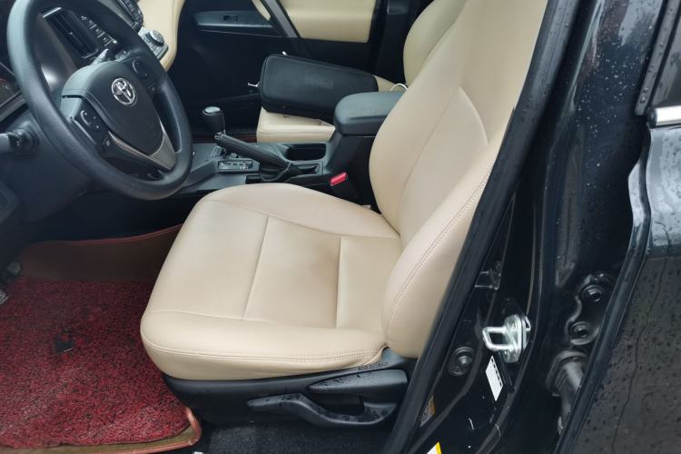 Used Toyota RAV4 2016 2.0L CVT Two-Wheel Drive Fashion Edition China V Standard