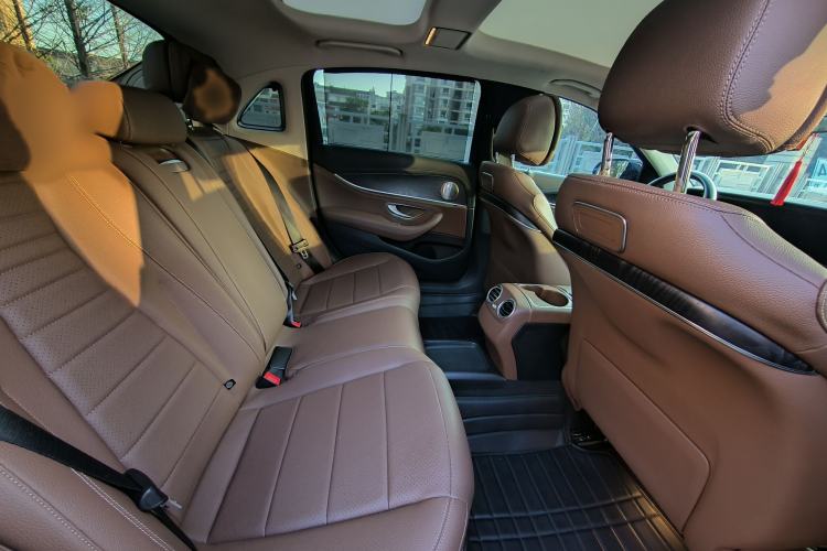 Used Mercedes-Benz E-Class 2017 E 300 L Sport Luxury Edition Interior 7