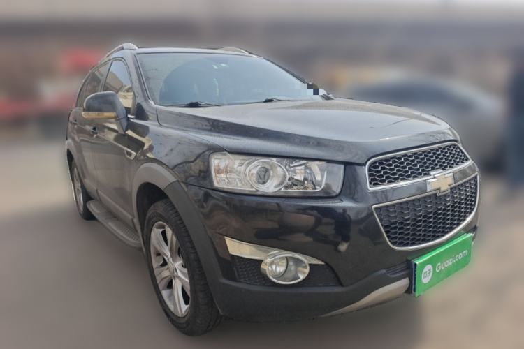 Used Chevrolet Captiva 2011 2.4 AT 5-Seater Comfort Edition Front Right 45 Deg