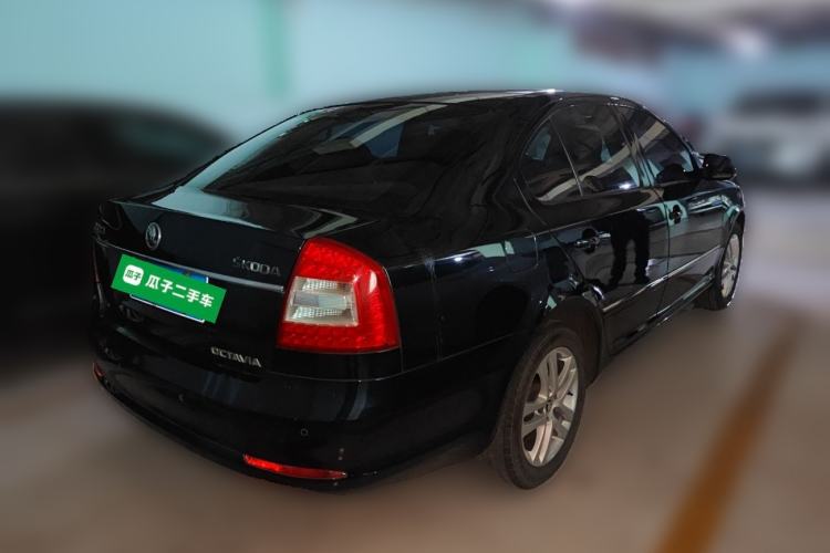 Used Skoda Octavia 2014 1.6L Automatic Yijun Edition Rear Right 45 Deg